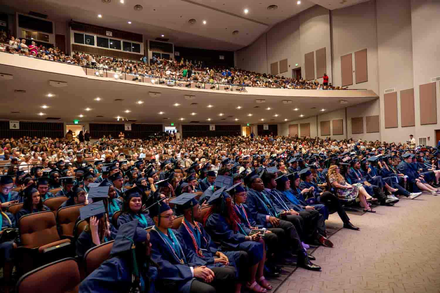 قاعة التخرج